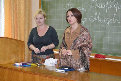 До студентів із вступним словом звернулась к.е.н., викладач кафедри менеджменту організацій Малюга Л.М.